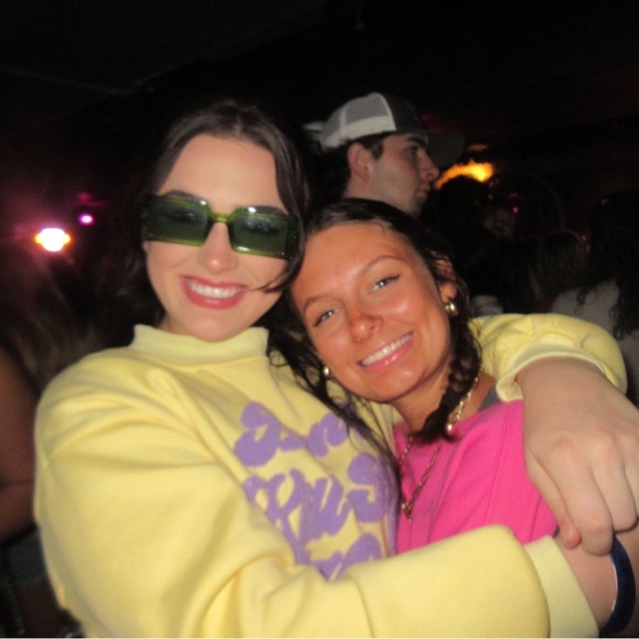 Meet your Posher, Haley - Picture 3 of 3